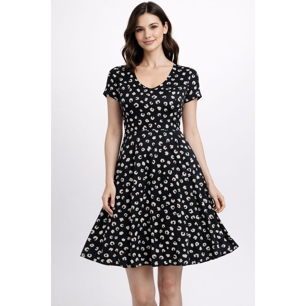 Gilli Dress Womens Small Black White Animal Print Fit‎ Flare Short Sleeve Mini